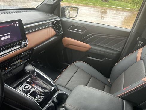 Used 2024 GMC Canyon AT4 w/ AT4 Premium Package image 32