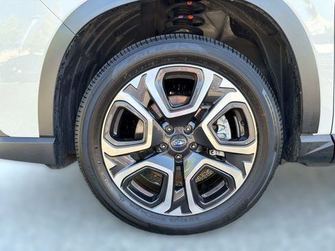 Used 2025 Subaru Ascent Touring AWD/4WD image 12