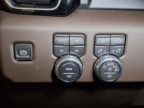 New 2026 GMC Sierra 1500 Denali AWD/4WD image 17