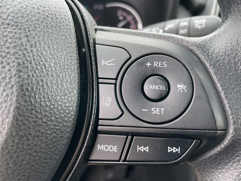 Used 2023 Toyota RAV4 XLE image 28