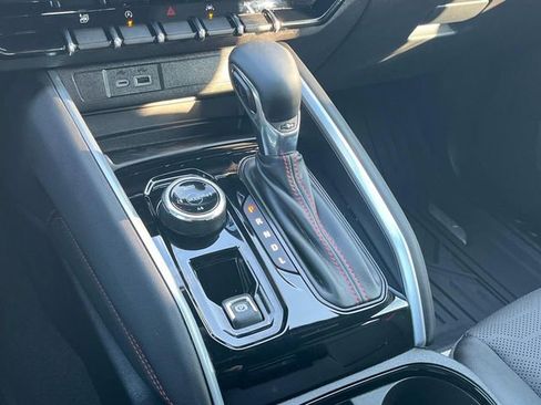 Certified 2025 Chevrolet Colorado Z71 w/ Z71 Convenience Package 2 image 32