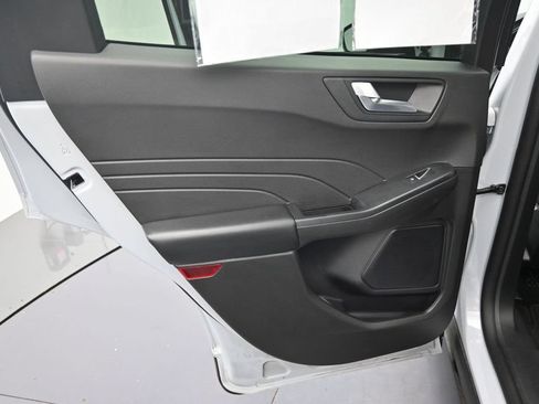 Used 2025 Ford Escape ST-Line FWD image 14