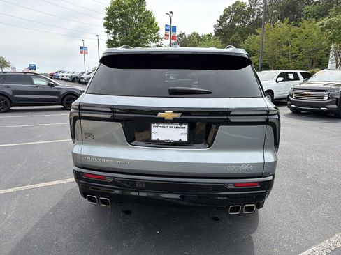 Used 2025 Chevrolet Traverse High Country w/ LPO, Floor Liner Package AWD/4WD image 6