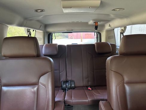 Used 2015 Chevrolet Suburban LTZ image 16