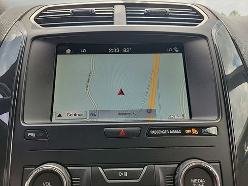 Used 2019 Ford Explorer XLT w/ Equipment Group 202A AWD/4WD image 19