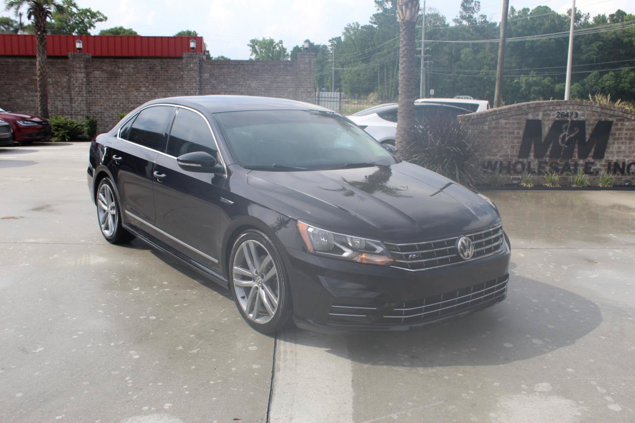 Used 2017 Volkswagen Passat 1.8T R-Line FWD image 4