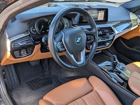 Used 2019 BMW 540i w/ Premium Package RWD image 10