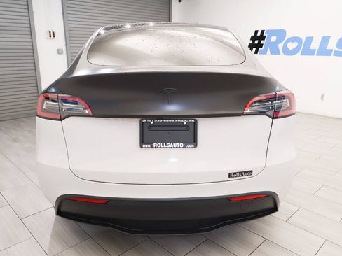 Used 2023 Tesla Model Y AWD image 4