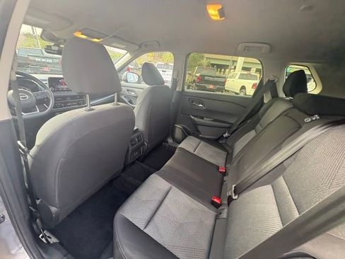 Used 2024 Nissan Rogue SV image 22