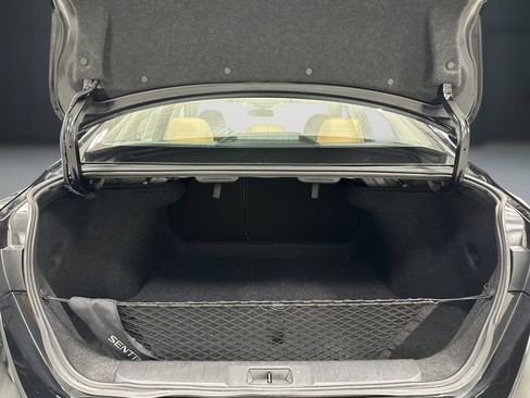 Used 2024 Nissan Sentra SV w/ SV Premium Package FWD image 12