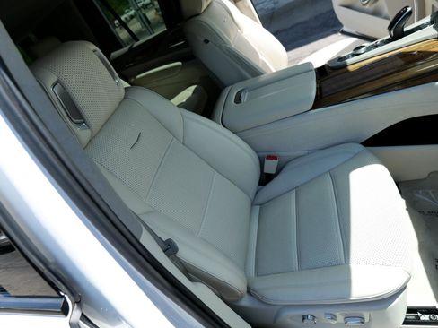 Used 2021 Cadillac Escalade Sport Platinum image 38