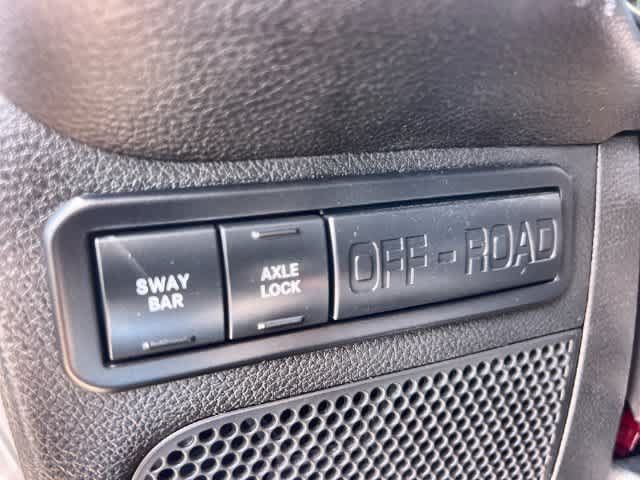 Used 2016 Jeep Wrangler Unlimited Rubicon w/ Connectivity Group AWD/4WD image 28