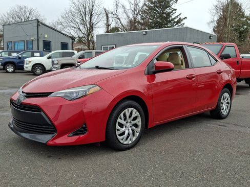 Used 2017 Toyota Corolla LE image 1