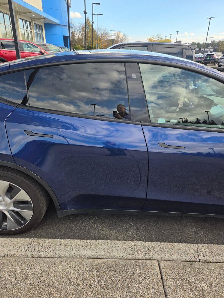 Used 2021 Tesla Model Y Long Range AWD/4WD image 5