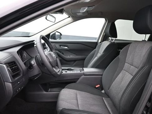 Used 2026 Nissan Rogue SV FWD image 14