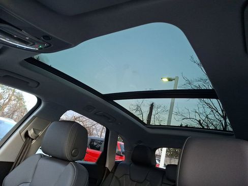 Used 2024 Audi Q5 e Premium image 9