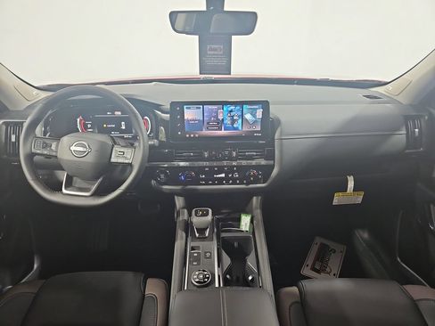 New 2026 Nissan Pathfinder Platinum AWD/4WD image 13