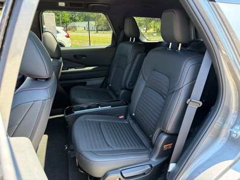 New 2026 Nissan Pathfinder Rock Creek w/ Rock Creek Premium Package AWD/4WD image 18