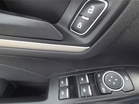 Used 2022 Ford Escape SE image 22