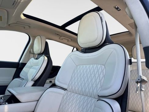Used 2023 Lincoln Aviator Black Label w/ Dynamic Handling Package AWD/4WD image 19