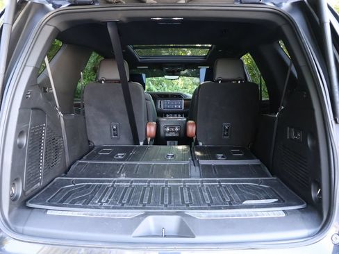Certified 2024 GMC Yukon Denali Ultimate w/ LPO, Floor Liner Package AWD/4WD image 54