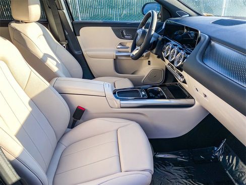 New 2025 Mercedes-Benz GLA 250 4MATIC image 16