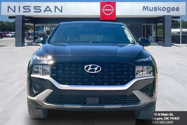 Used 2023 Hyundai Santa Fe SE AWD/4WD image 2