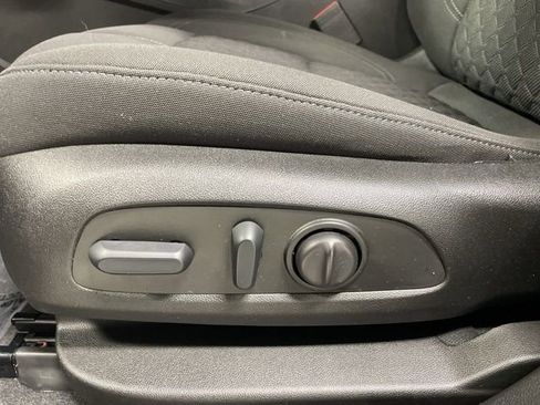 Used 2022 Chevrolet Blazer LT image 12