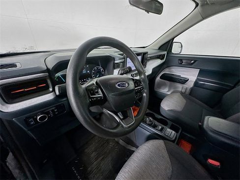 Used 2023 Ford Maverick XLT image 9