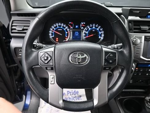 Used 2018 Toyota 4Runner Limited AWD/4WD image 21