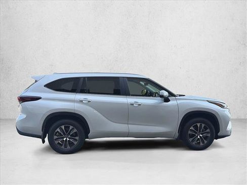 New 2026 Toyota Highlander XLE AWD/4WD image 3