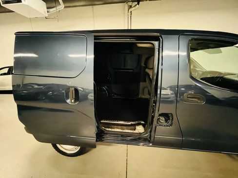 Used 2015 Nissan NV200 SV image 14