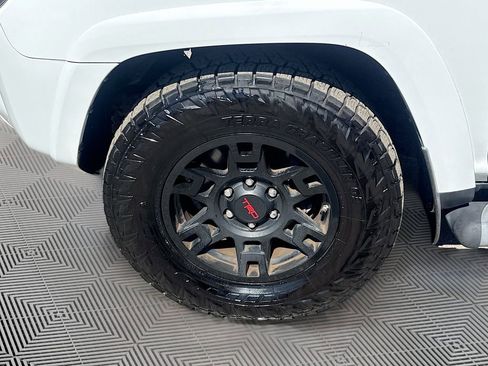 Used 2017 Toyota 4Runner SR5 RWD image 33