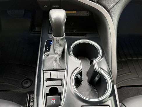 Used 2020 Toyota Camry XSE image 28