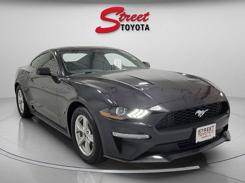 Used 2023 Ford Mustang Coupe RWD image 5