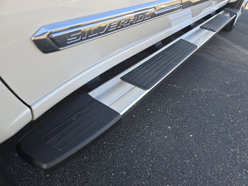 Used 2024 Chevrolet Silverado 1500 High Country image 19