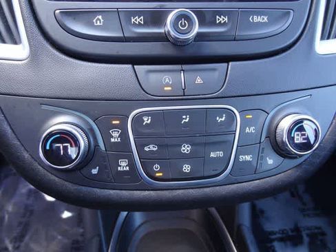 Used 2024 Chevrolet Malibu LT image 25