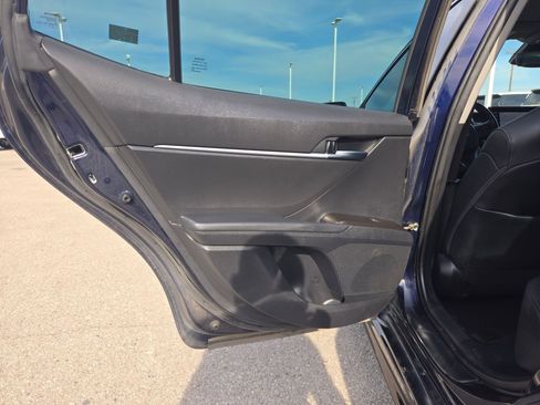 Used 2022 Toyota Camry SE FWD image 14
