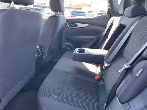 Used 2022 Nissan Rogue Sport S image 12