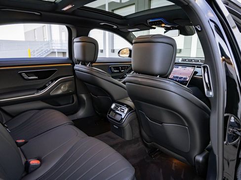 Used 2023 Mercedes-Benz S 500 4MATIC w/ AMG Line image 31