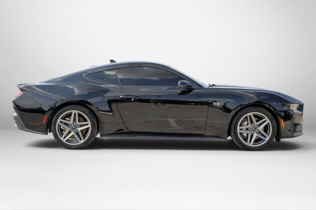 Used 2025 Ford Mustang GT Premium RWD image 5