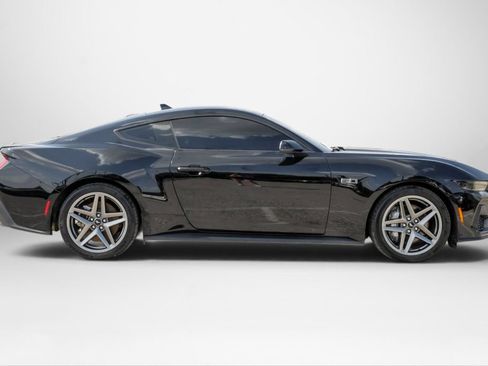 Used 2025 Ford Mustang GT Premium RWD image 5