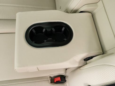 Certified 2023 Bentley Bentayga Extended Wheelbase AWD/4WD image 26