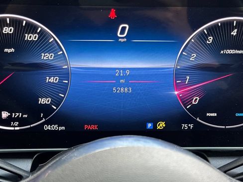 Used 2024 Mercedes-Benz GLC 300 w/ Winter Package image 25