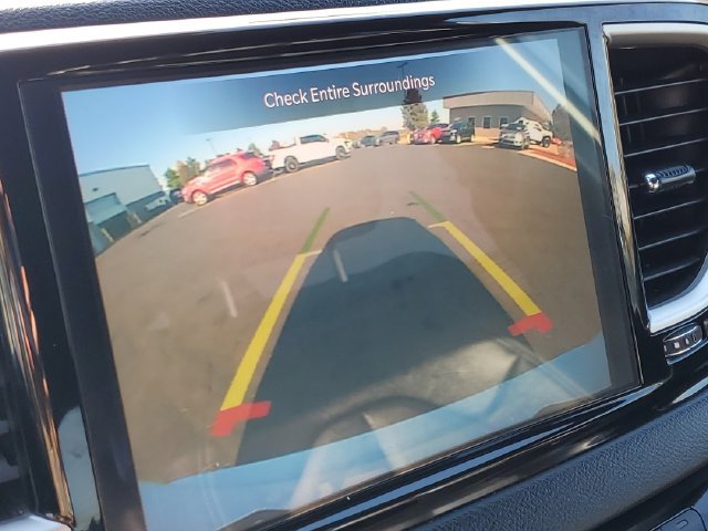 Used 2025 Chrysler Pacifica Select FWD image 19