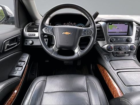 Used 2018 Chevrolet Suburban Premier RWD image 5