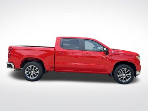 Used 2024 Chevrolet Silverado 1500 LT AWD/4WD image 7