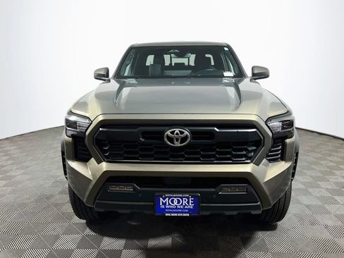 Used 2024 Toyota Tacoma TRD Off-Road w/ TRD Off Road Upgrade Package AWD/4WD image 2