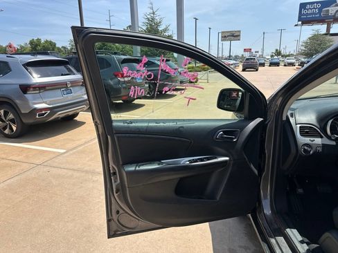 Used 2019 Dodge Journey SE w/ Premium Group FWD image 8