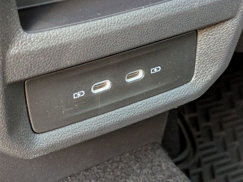 New 2026 Volkswagen Taos SE FWD image 25